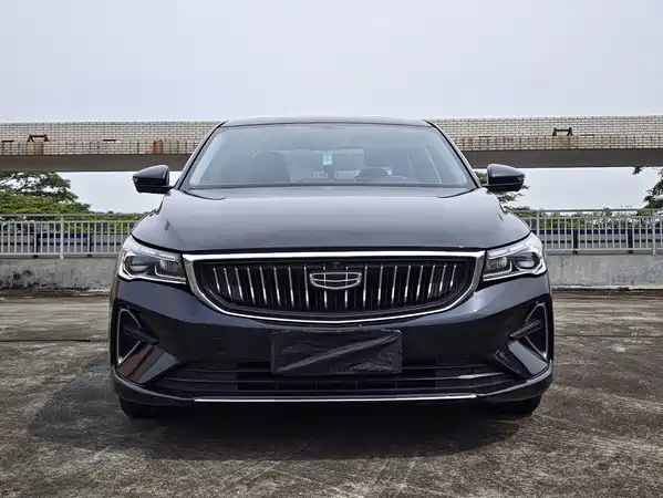 Geely Emgrand 2022