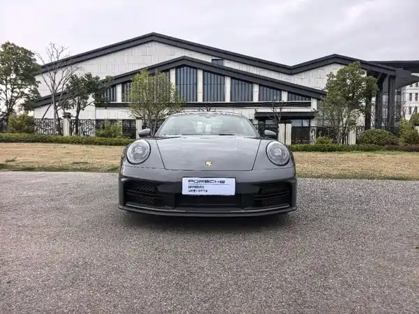 Porsche 911 2025