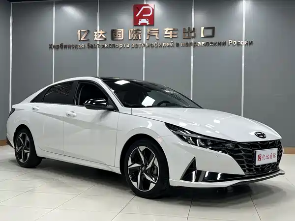 Hyundai Elantra 2022