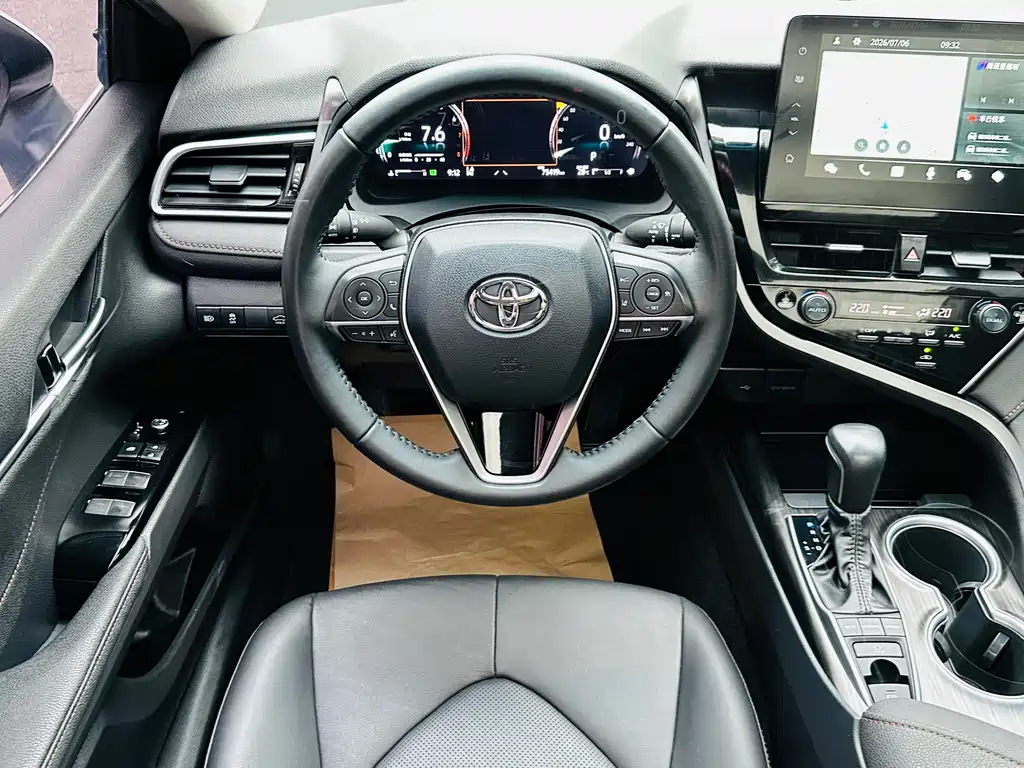Toyota Camry 2022 — фото 20