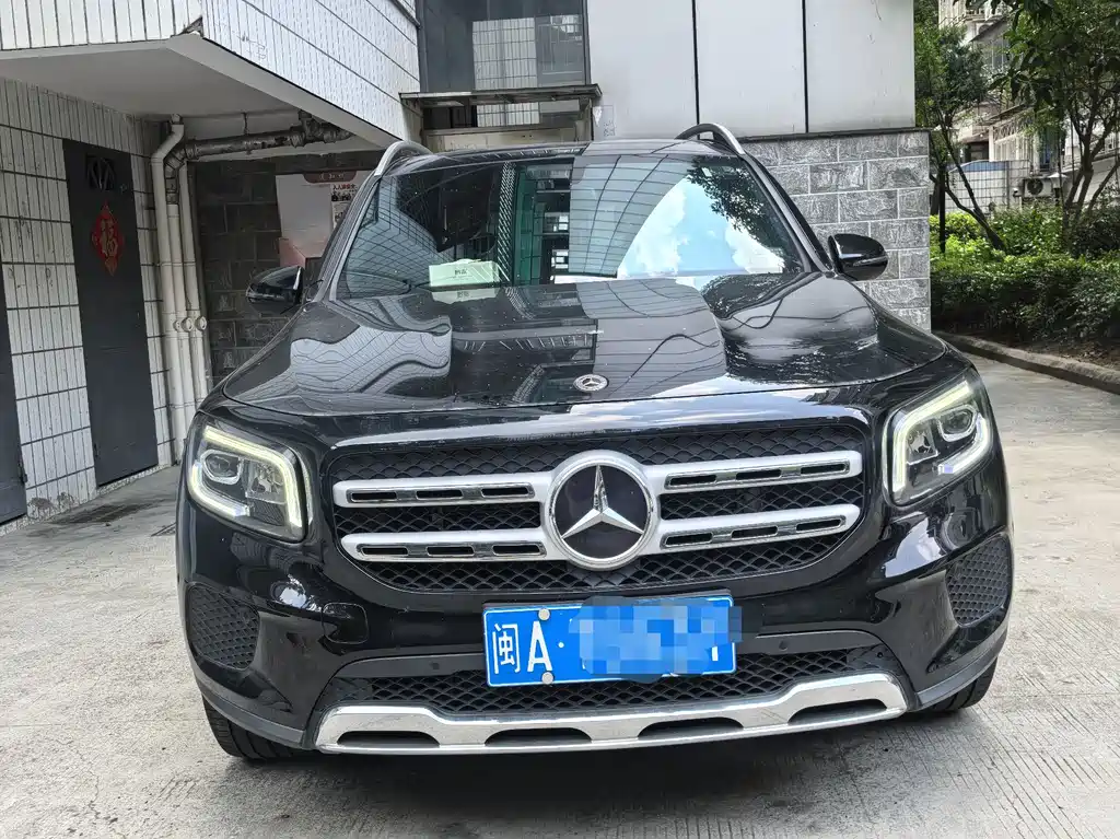 Mercedes-Benz GLB 2023 — фото 2