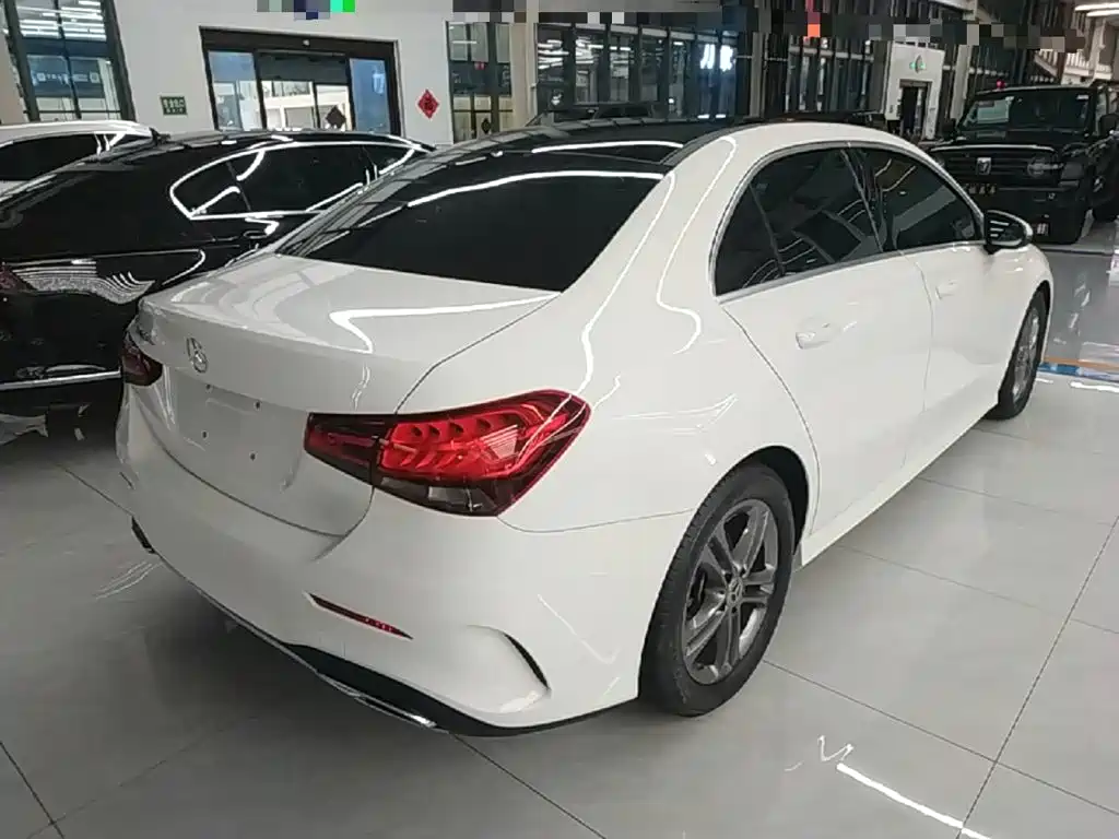Mercedes-Benz A-Class 2023 — фото 7