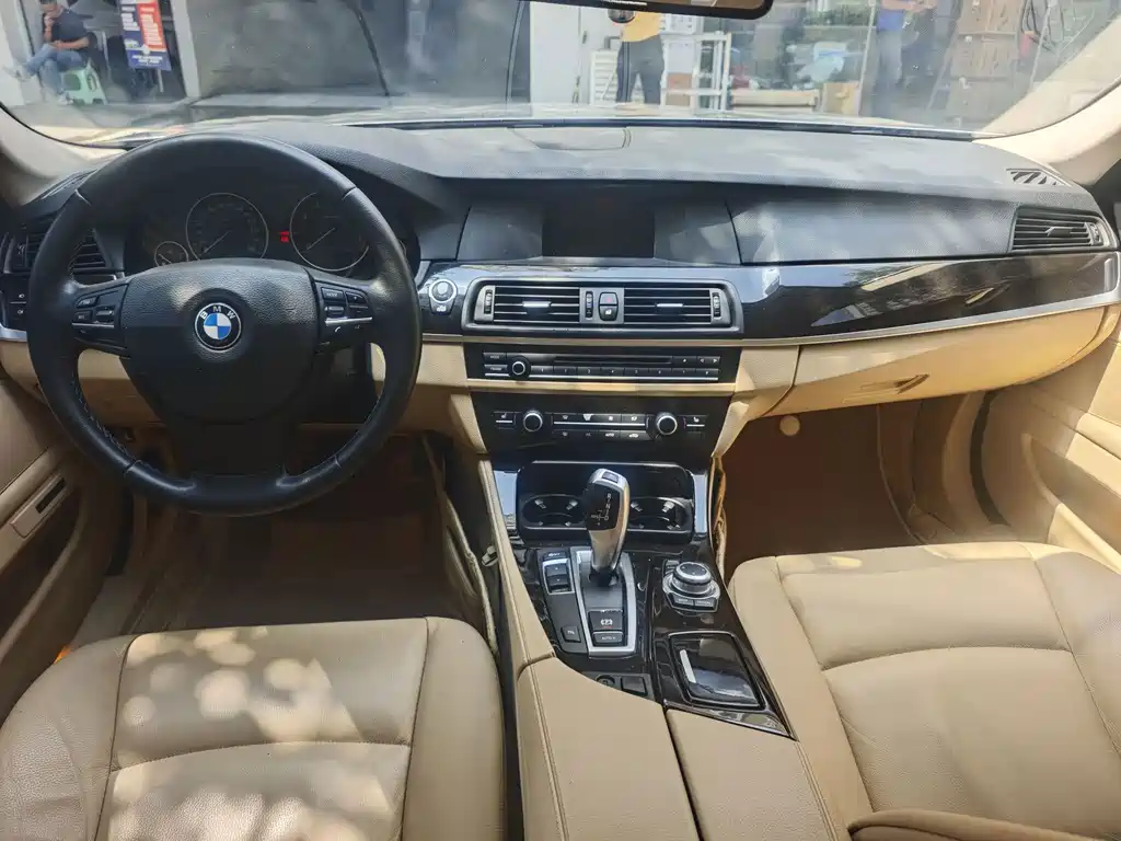 BMW 5 Series 2013 — фото 11