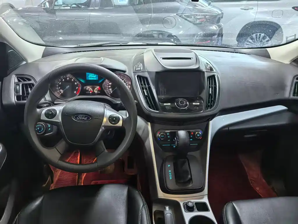 Ford Kuga 2016 — фото 11