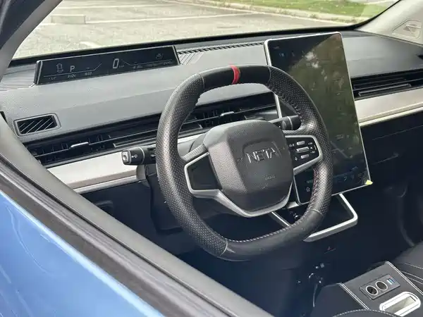 Neta V 2022