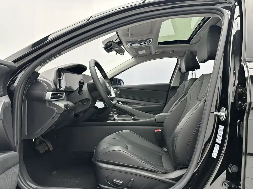 Hyundai Elantra 2022