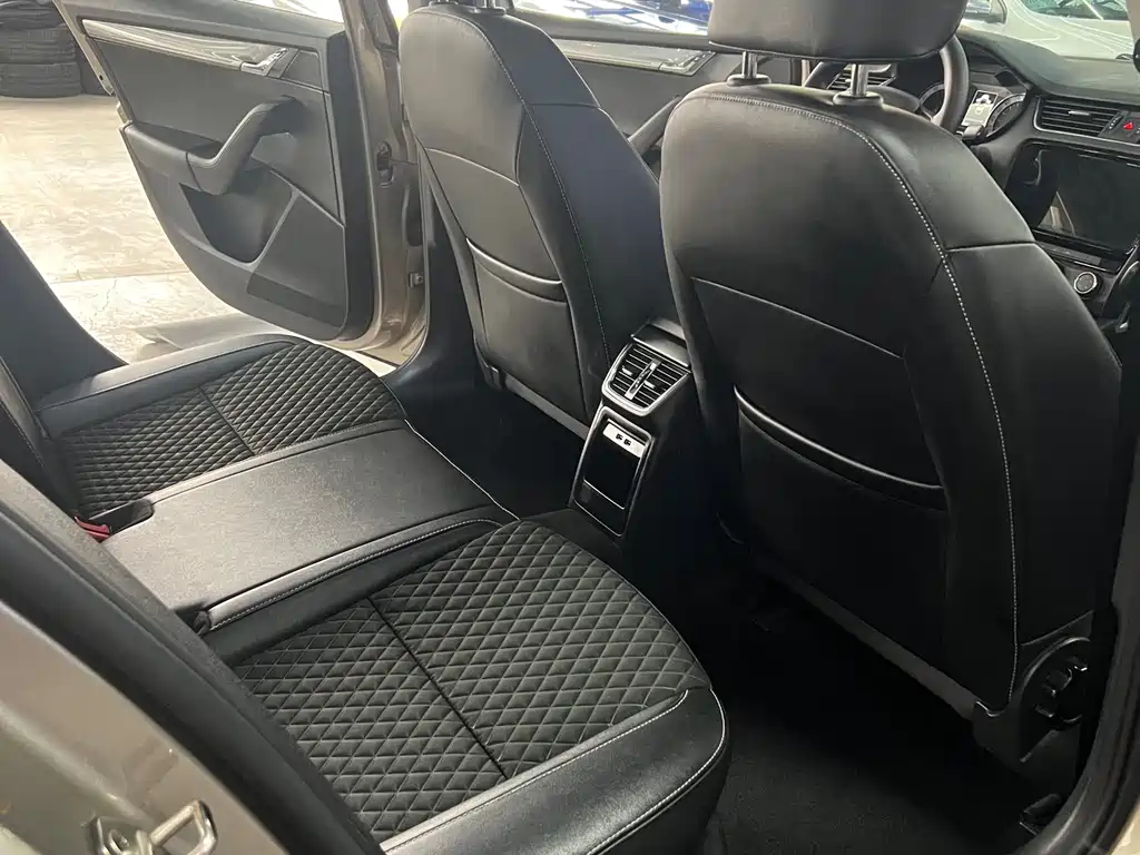 Skoda Octavia 2019 — фото 12
