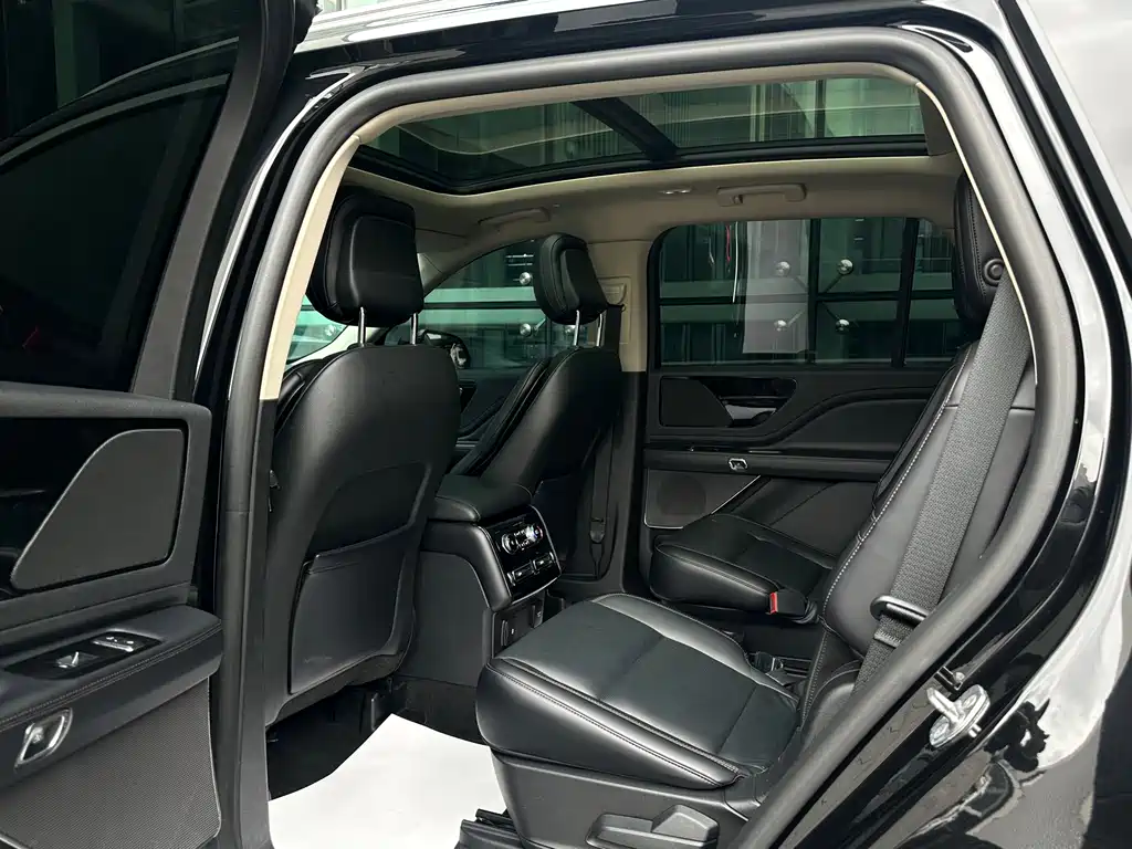 Lincoln Aviator 2020 — фото 17
