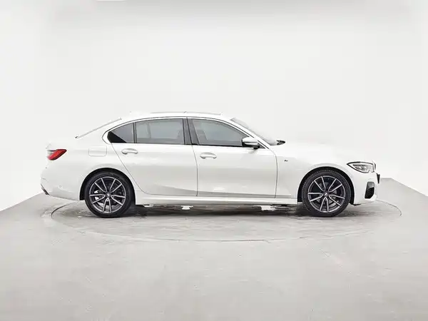 BMW 3 Series 2021