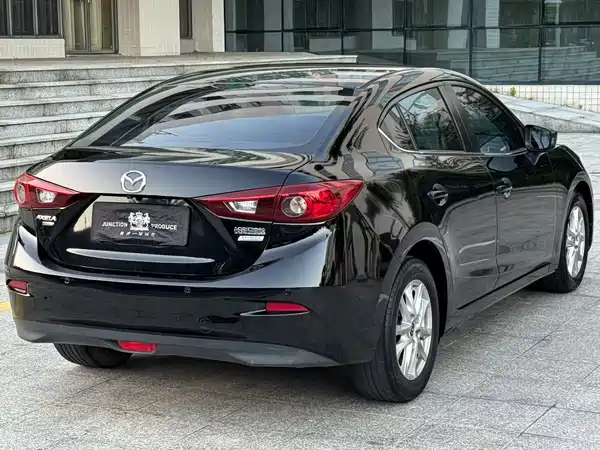 Mazda 3 Axela 2016