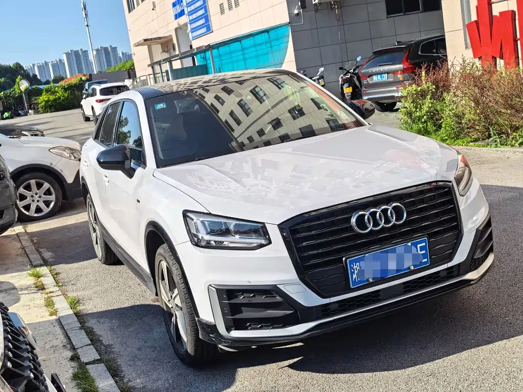 Audi Q2L 2020 — фото 3