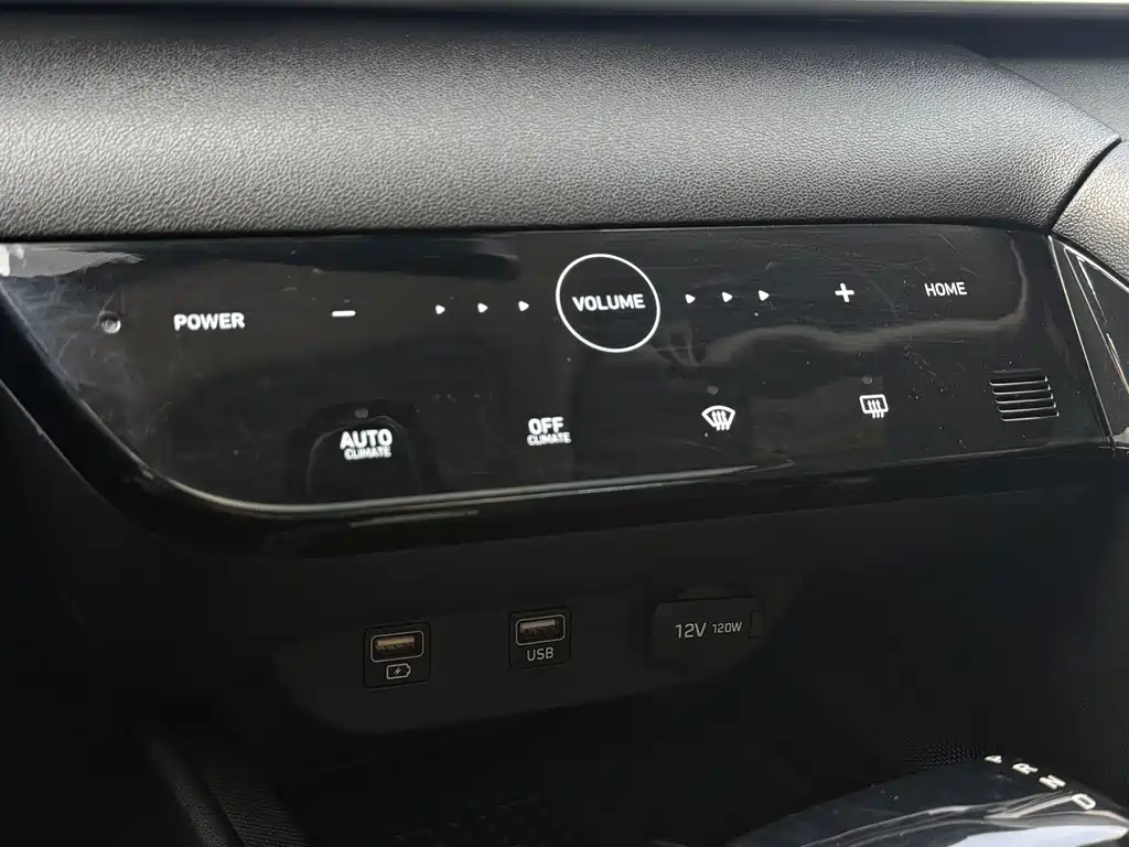 Hyundai Elantra 2022 — фото 26
