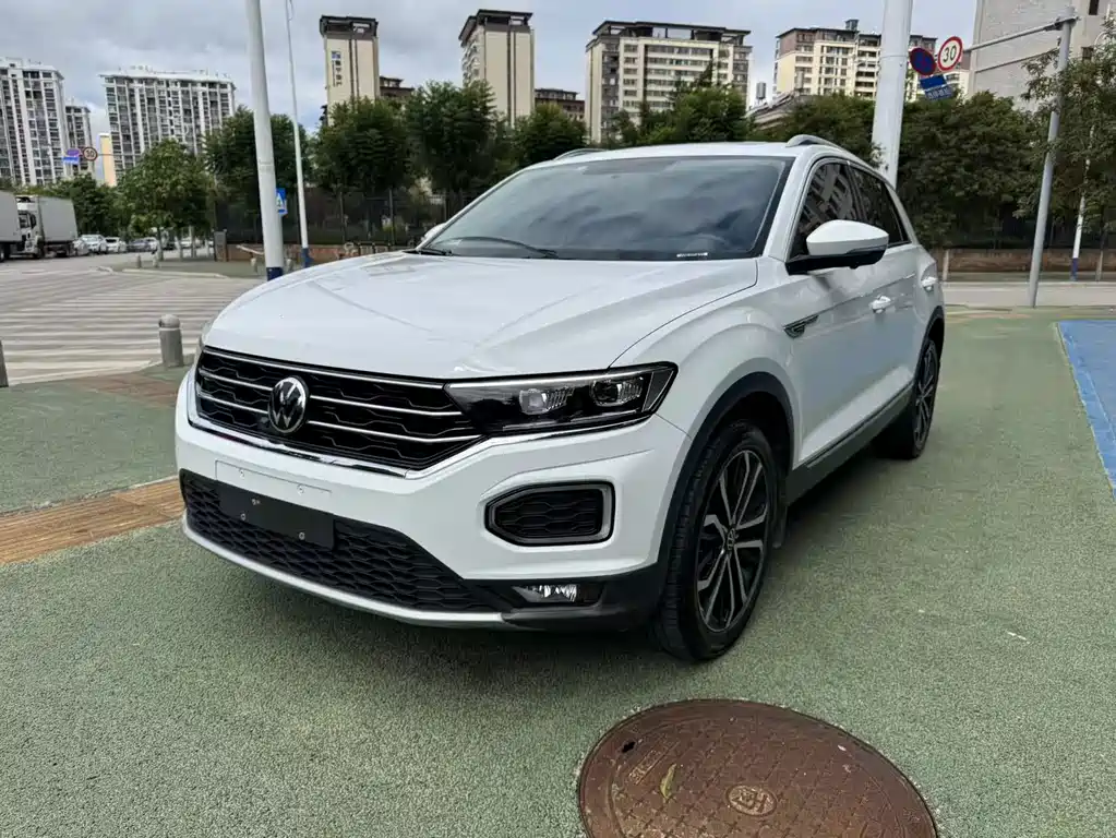 Volkswagen T-Roc 2021 — фото 1