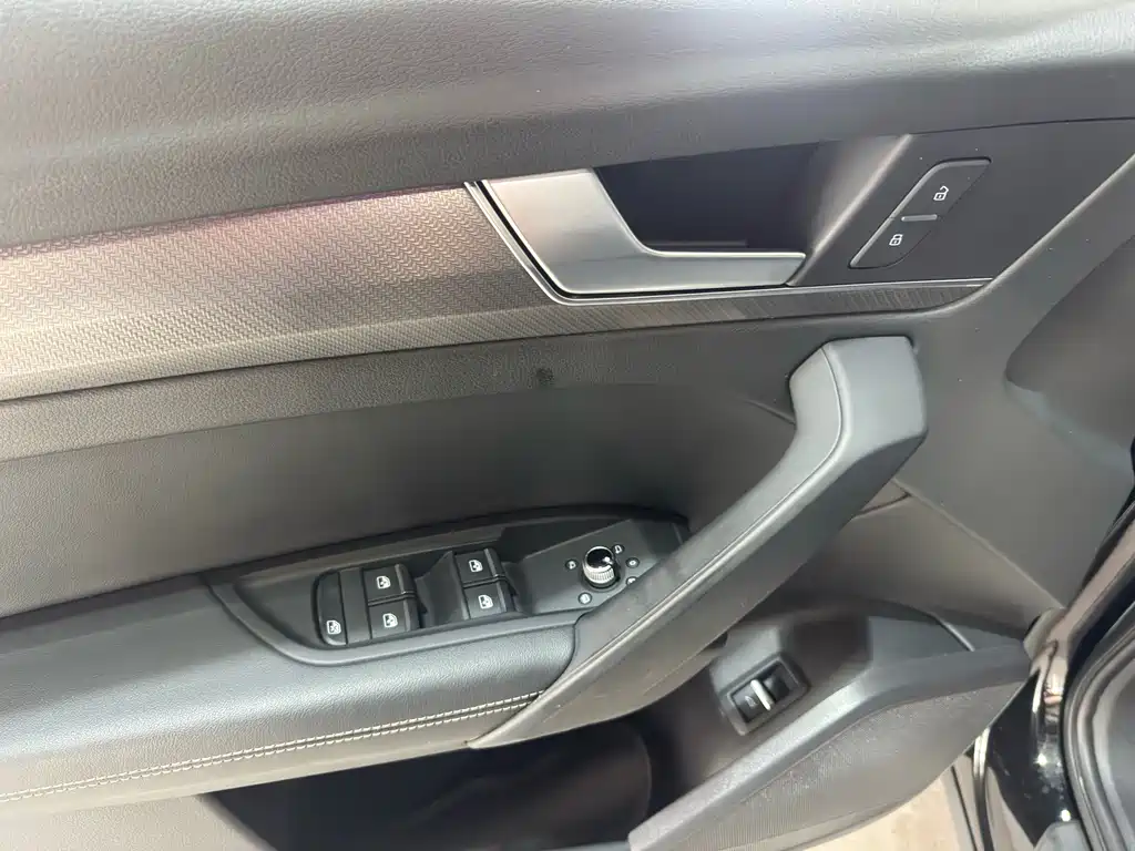 Audi Q5L 2022 — фото 16