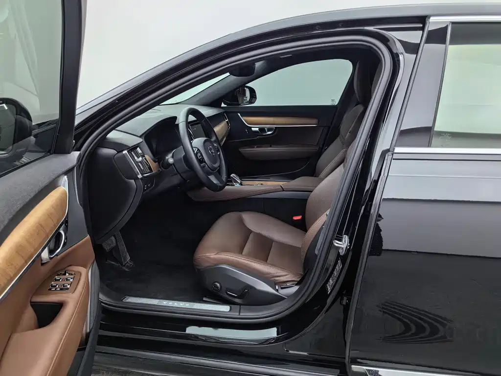 Volvo S90 2022 — фото 16