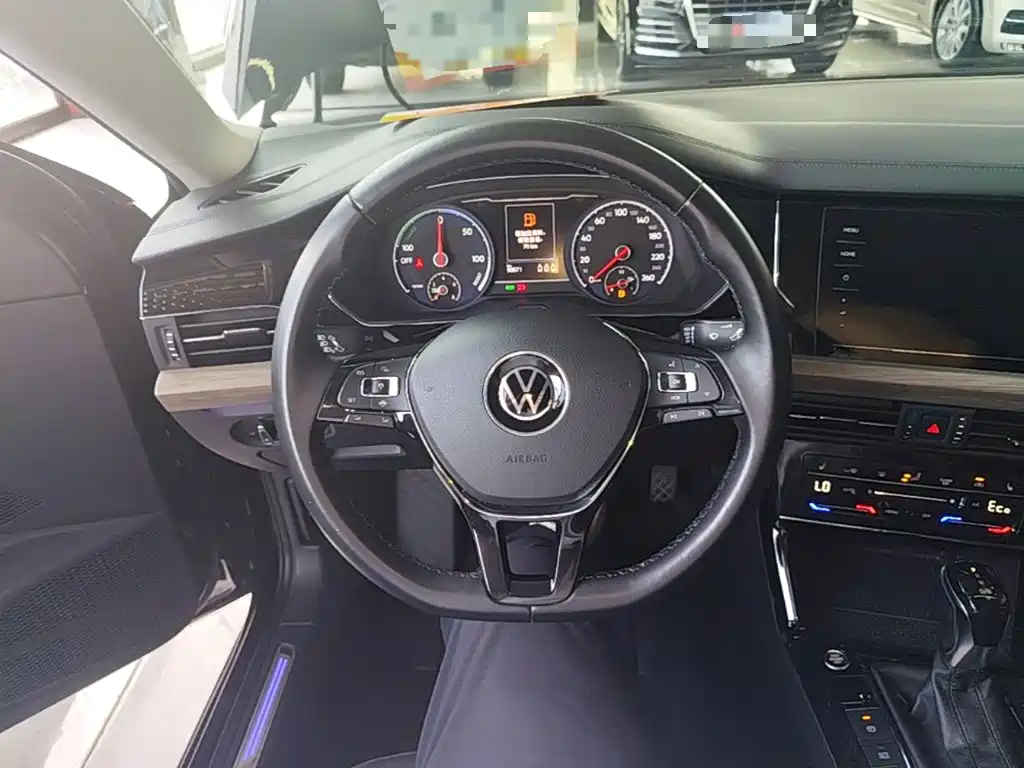 Volkswagen Passat PHEV 2020 — фото 11