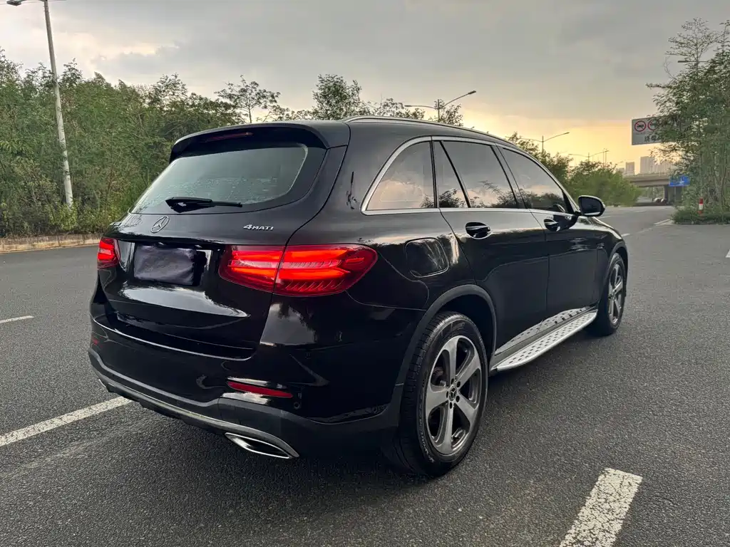 Mercedes-Benz GLC 2017 — фото 10