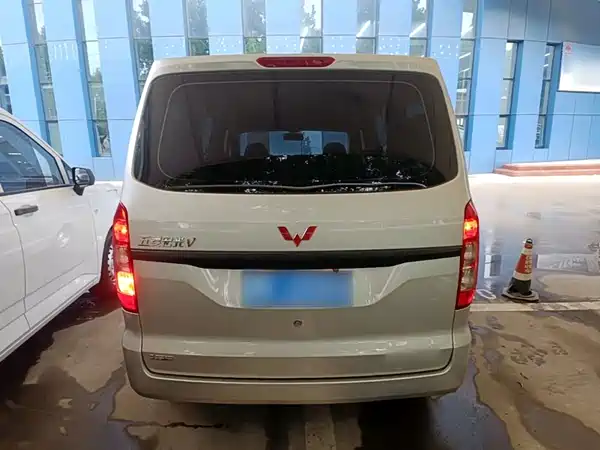 Wuling Hongguang V 2025