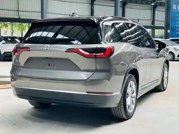 NIO ES8 2022
