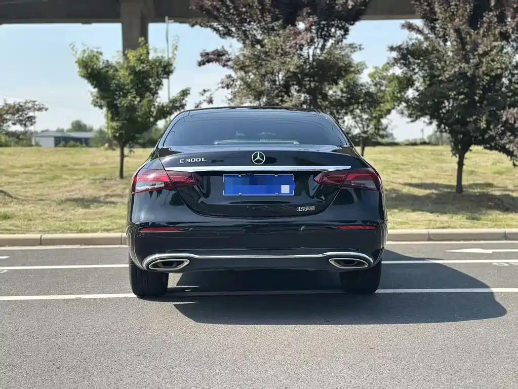 Mercedes-Benz E-Class 2022
