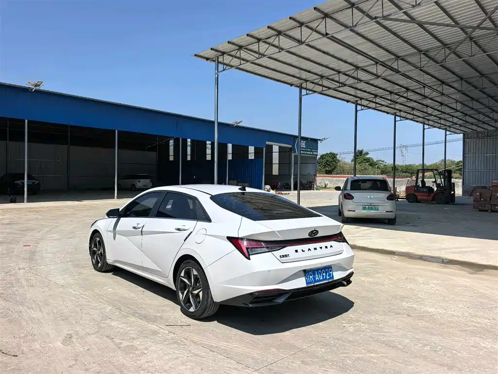 Hyundai Elantra 2021