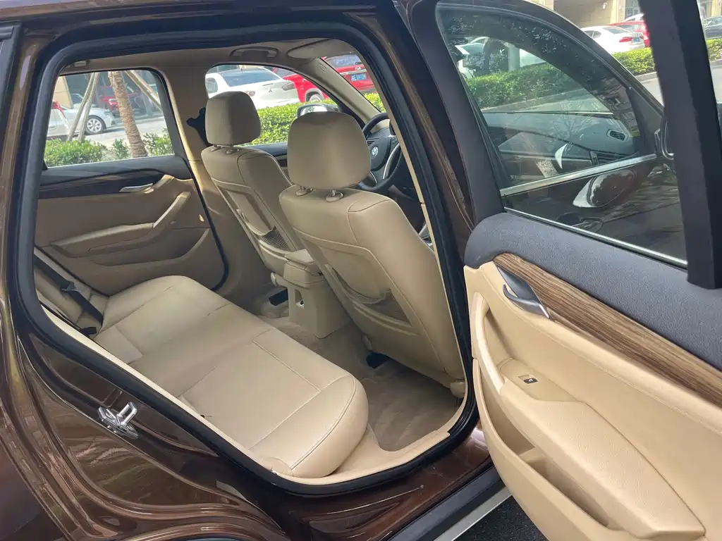 BMW X1 2015 — фото 10