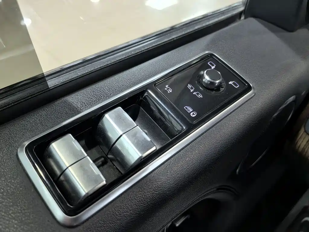 Land Rover Range Rover 2019 — фото 31