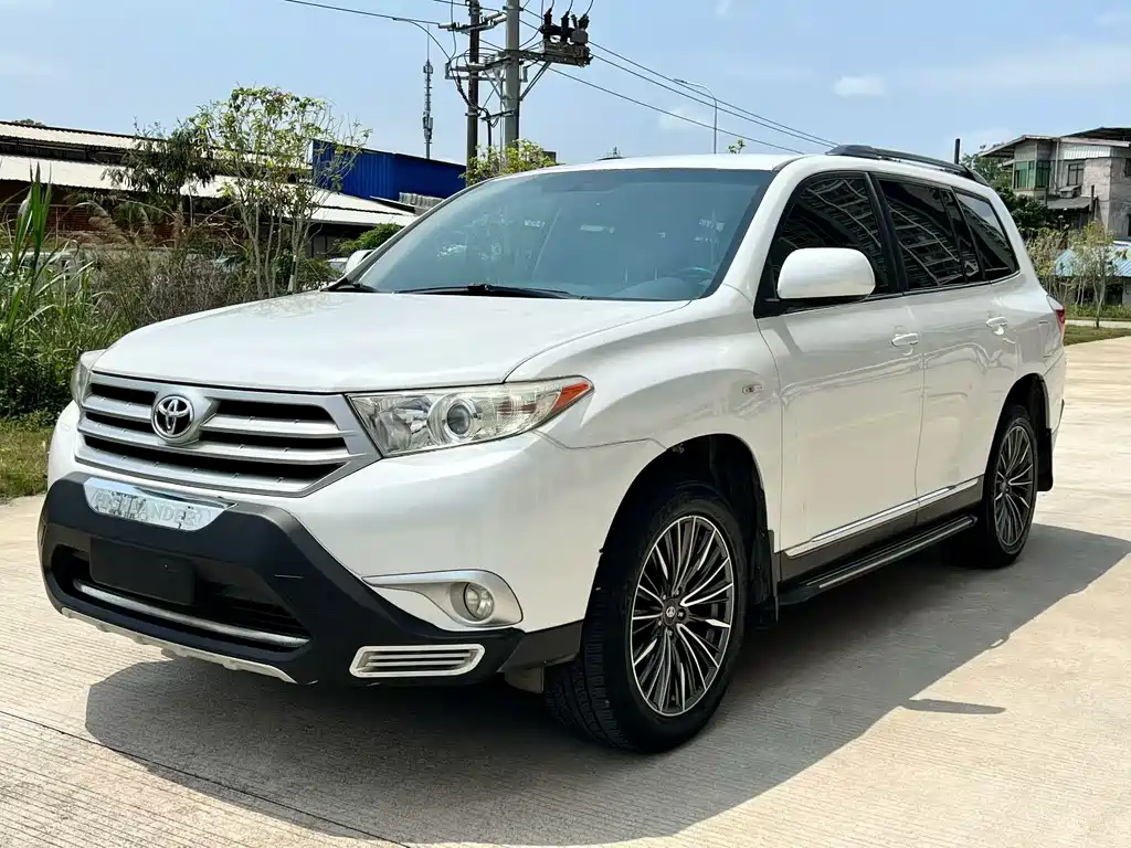 Toyota Highlander 2015 — фото 1