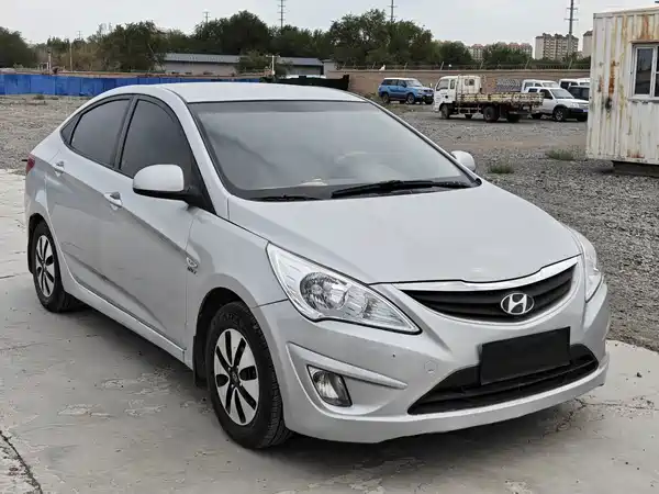 Hyundai Accent 2012