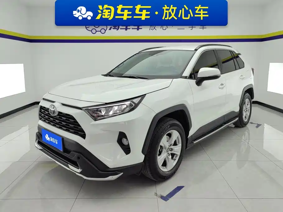 Toyota RAV4 2022 — фото 1