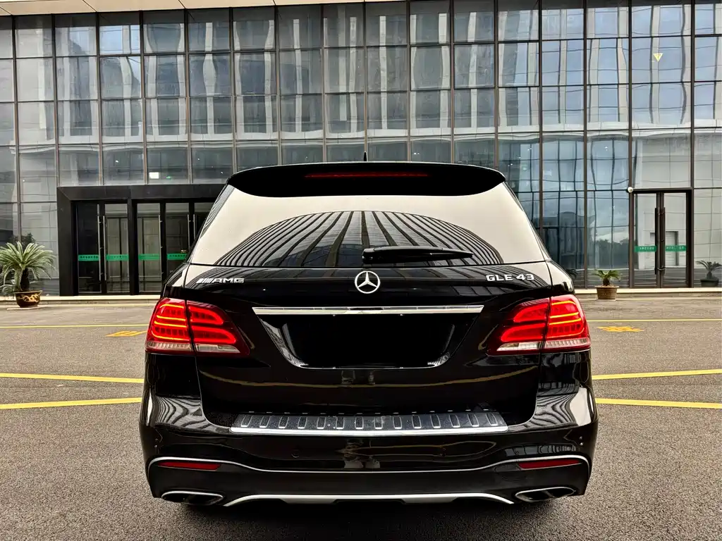 Mercedes-Benz GLE AMG 2018 — фото 6
