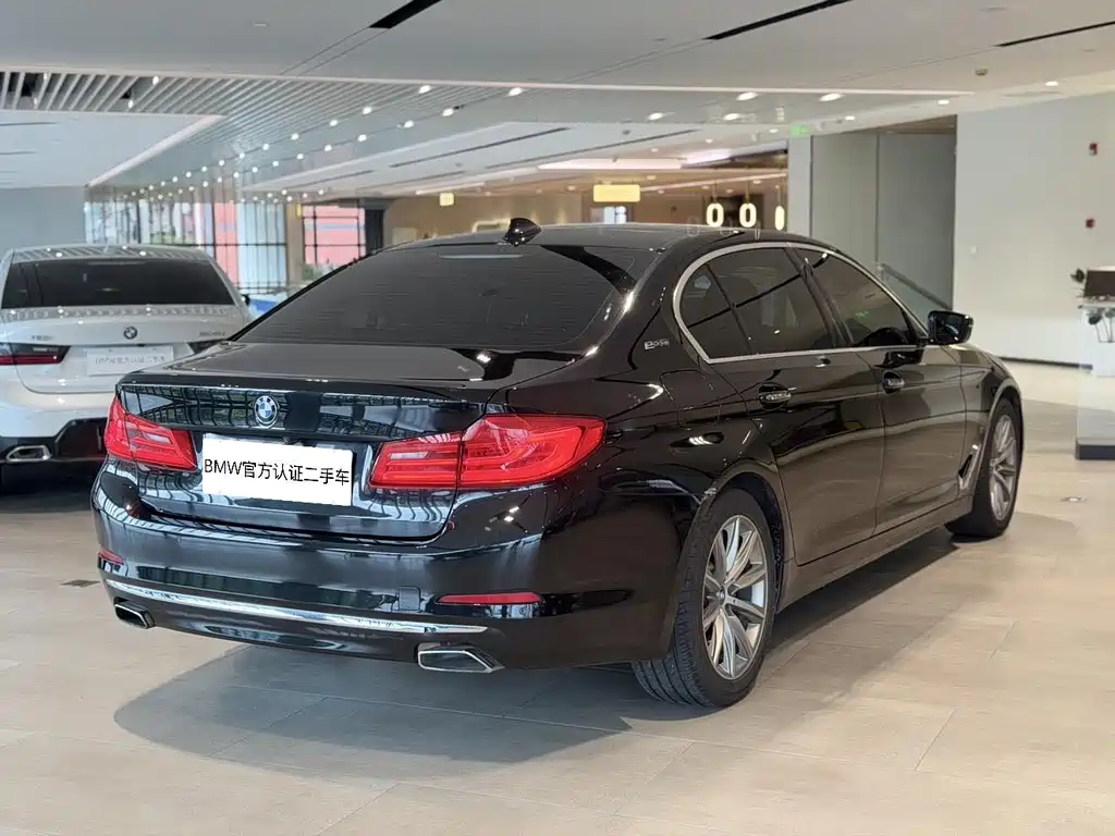 BMW 5 Series New Energy 2018 — фото 3