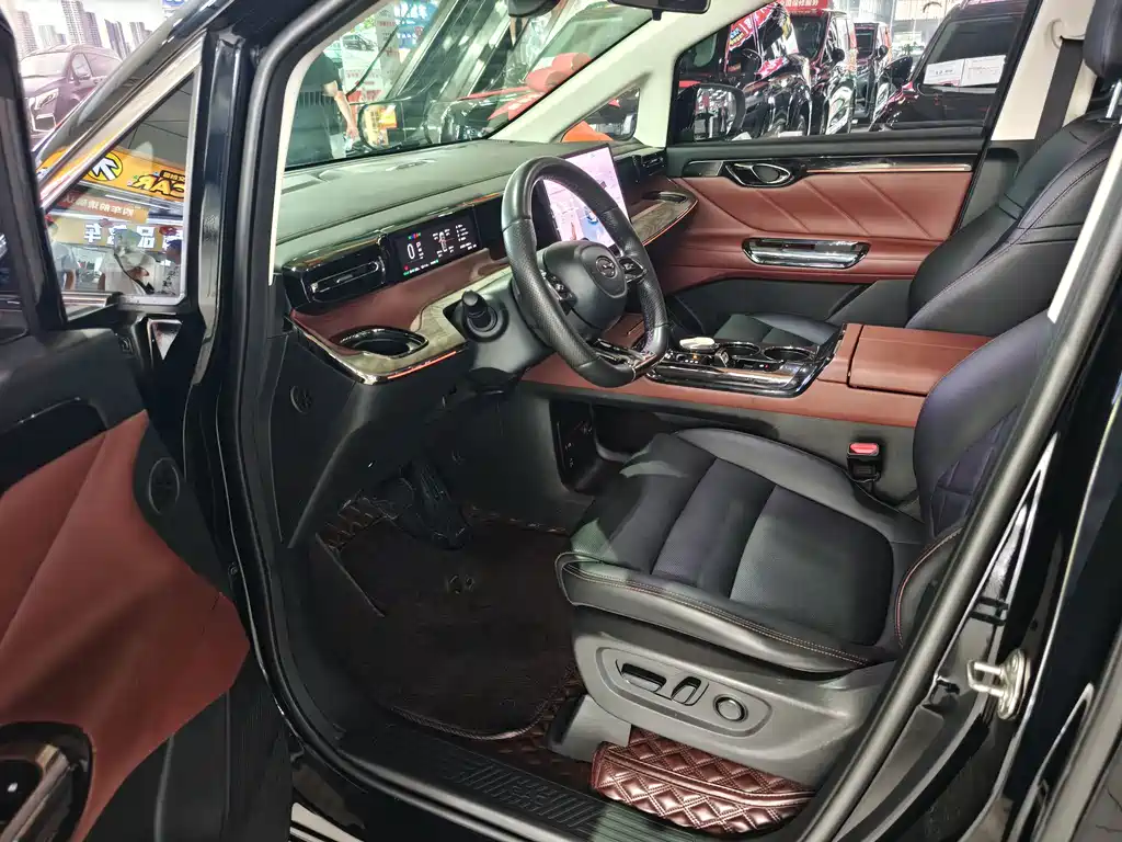 GAC Trumpchi E8 PHEV 2024 — фото 8
