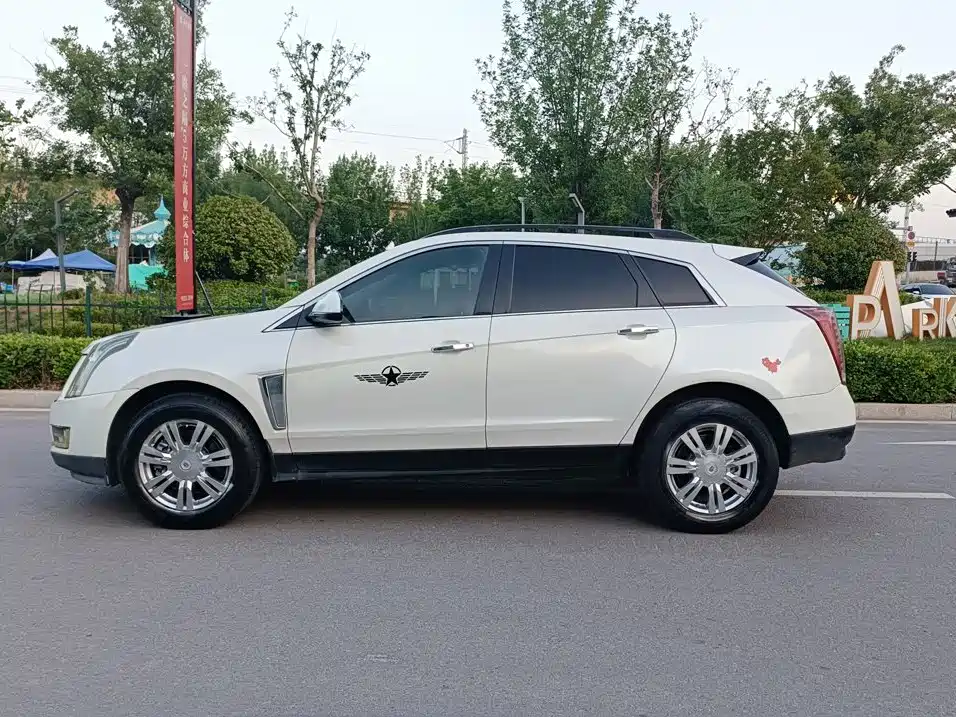 Cadillac SRX 2013 — фото 3