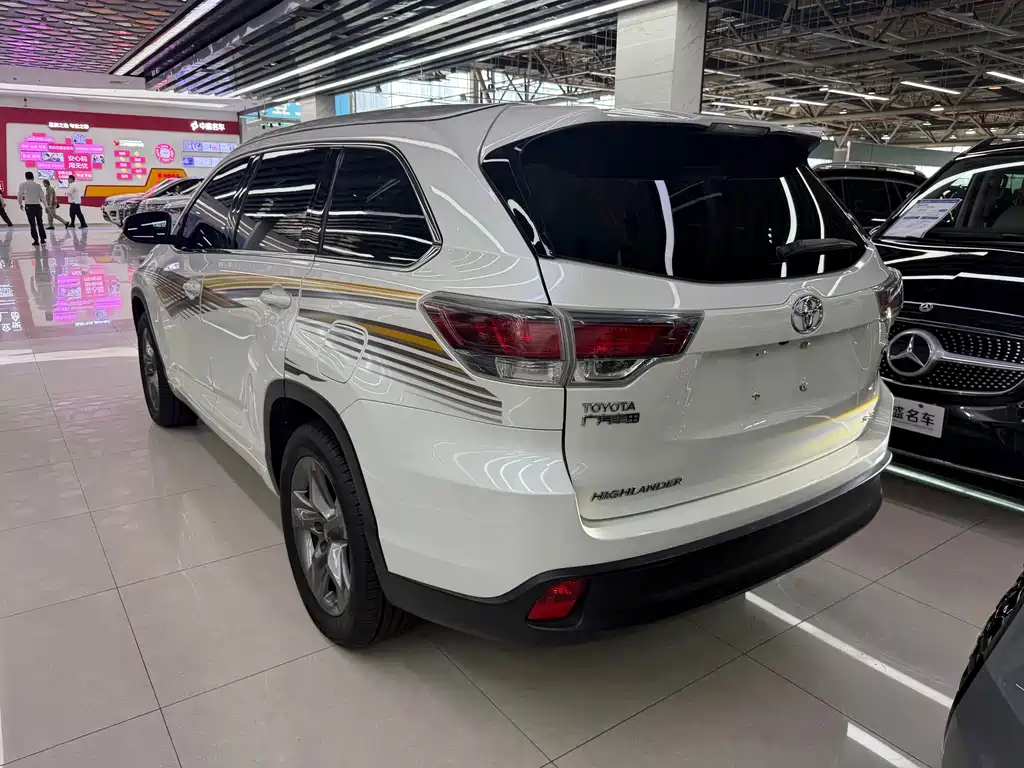 Toyota Highlander 2015 — фото 9