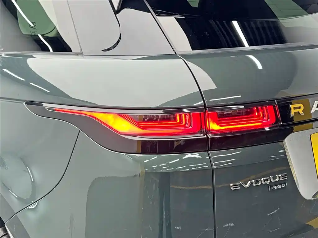 Land Rover Evoque 2022 — фото 10