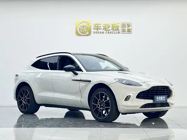 Aston Martin DBX 2022