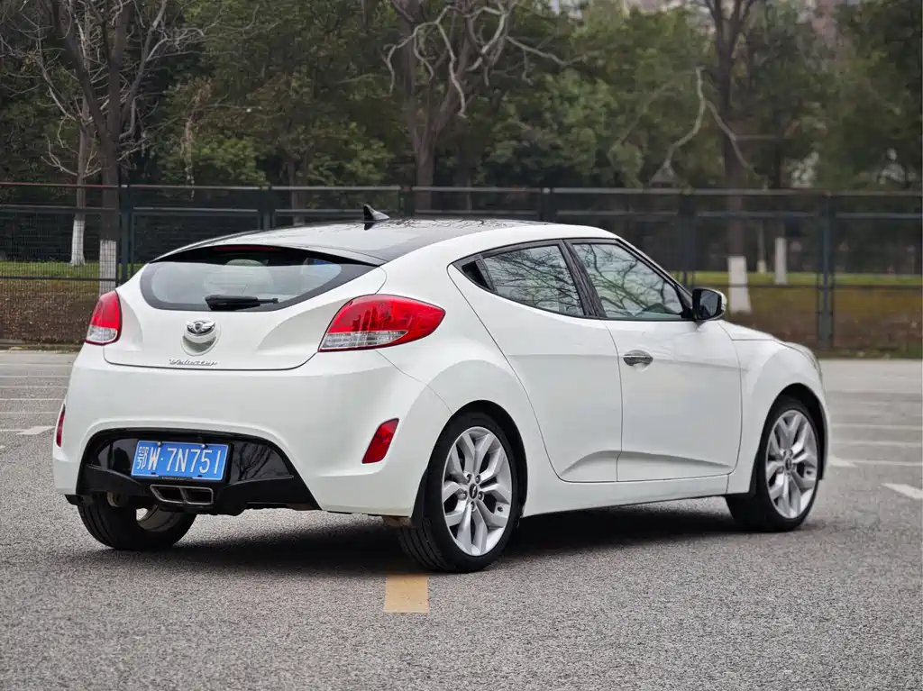 Hyundai Veloster 2015 — фото 6