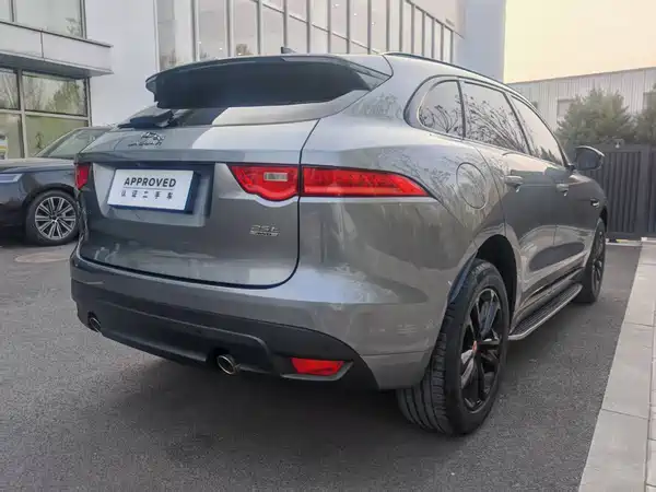 Jaguar F-PACE 2020