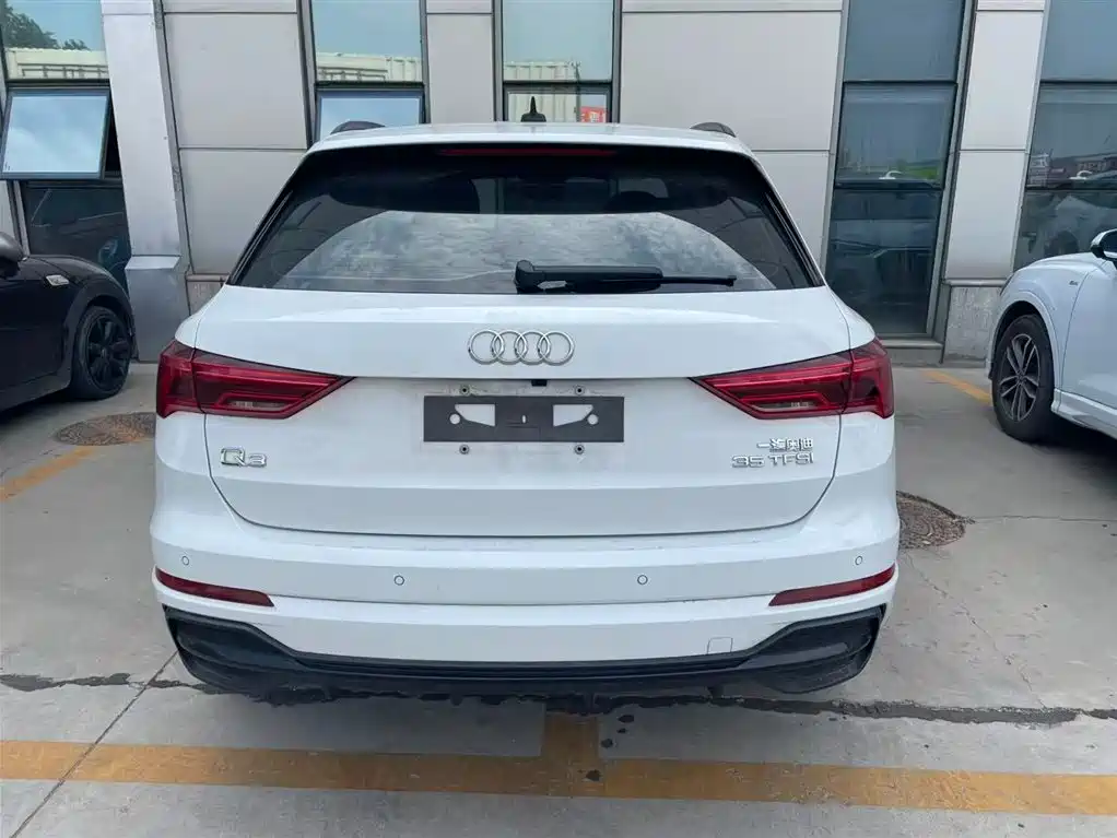 Audi Q3 2023 — фото 10