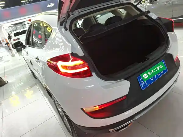 Geely Emgrand GS 2018