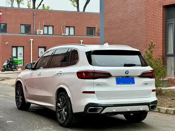 BMW X5 2023
