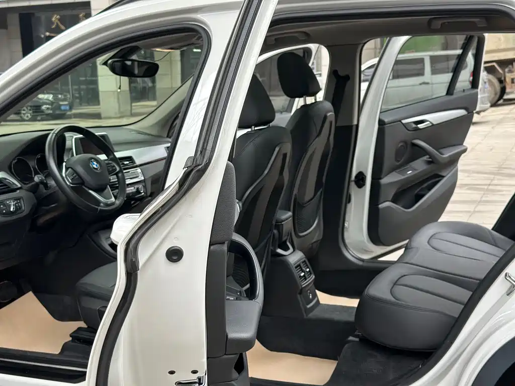 BMW X1 2018 — фото 18