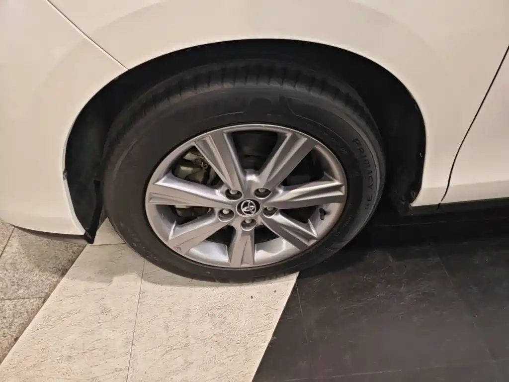Toyota Previa 2018 — фото 23