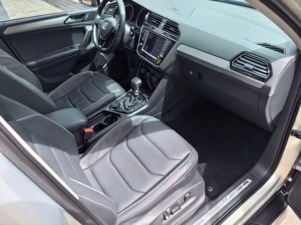 Volkswagen Tiguan L 2017 — фото 18