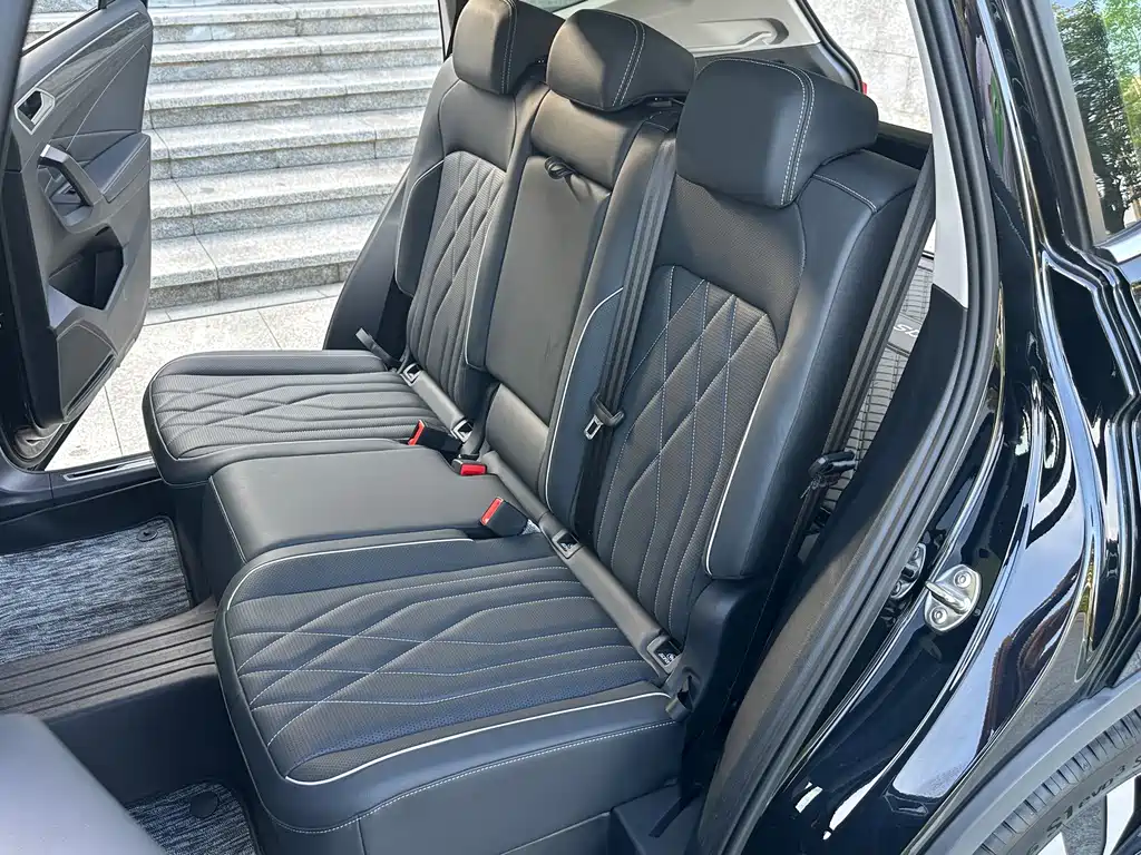 Volkswagen Tiguan L 2024 — фото 12