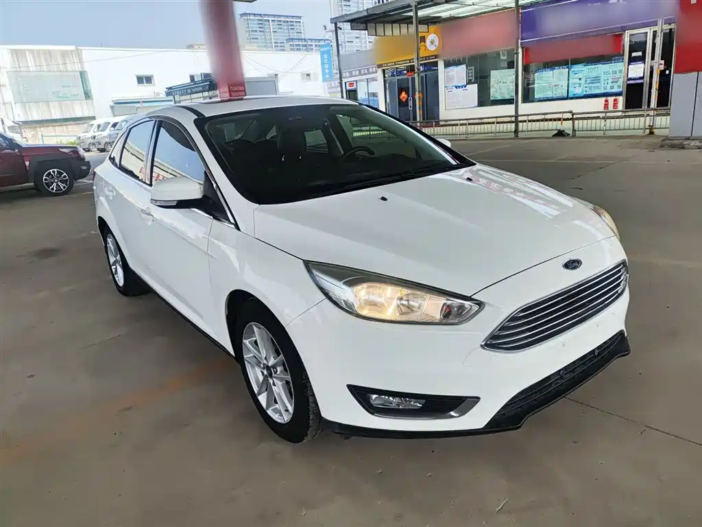 Ford Focus 2016 — фото 22