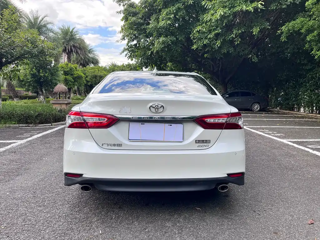 Toyota Camry 2023 — фото 5
