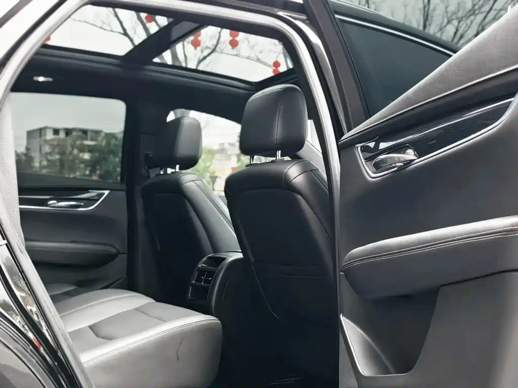Cadillac XT5 2022 — фото 12