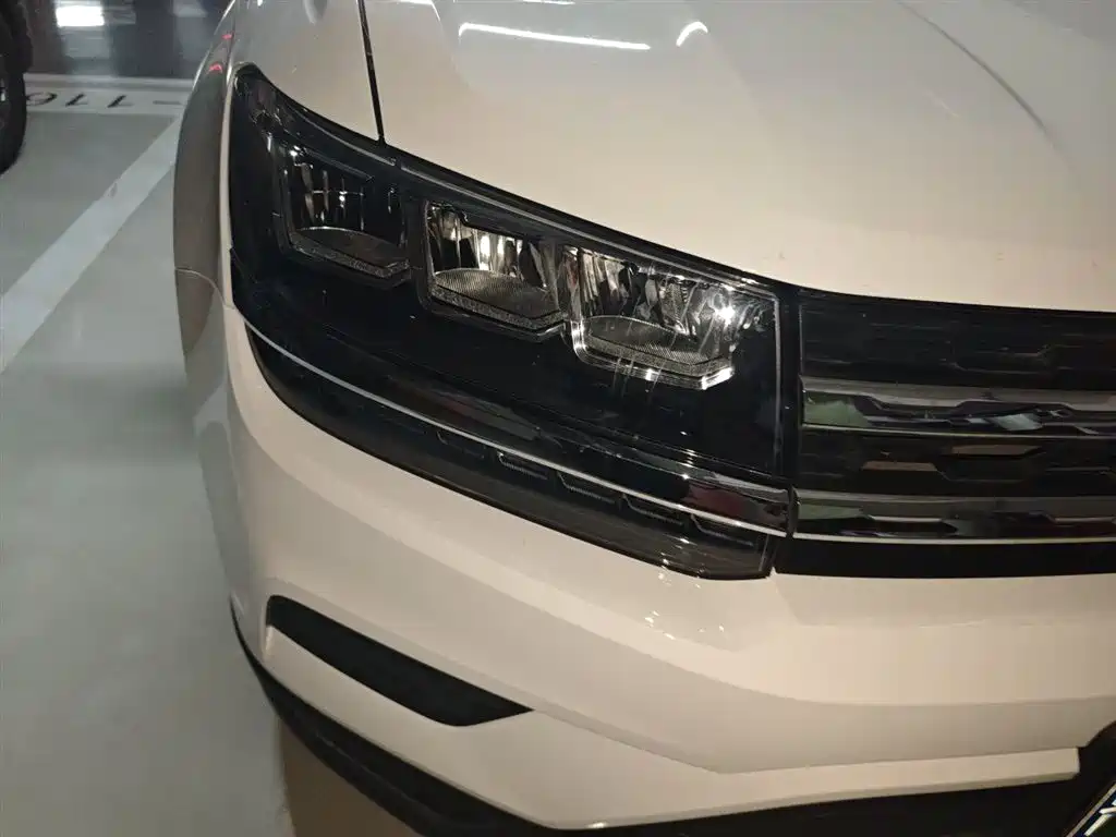 Volkswagen Tharu 2019